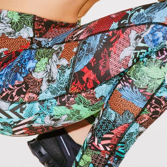 Lululemon Speed Up Tight Zen Clash Multi Size 2 BRAND NEW - Picture 1 of 10